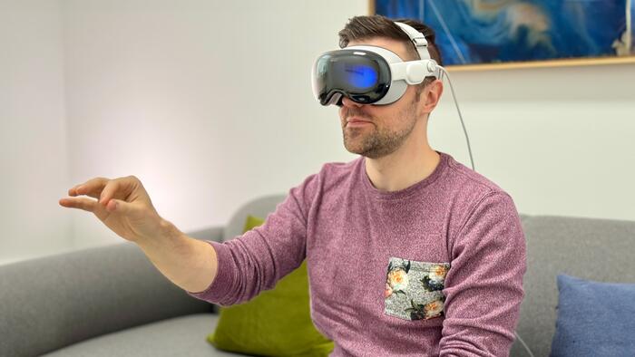 NextImg:Apple Slashes Vision Pro Shipment Projections By 50% As Demand For $3,500 Headset Craters