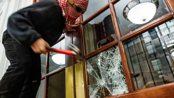 NextImg:Columbia Student Protesters Break Into, Barricade Themselves Into Building After Deadline To Disperse Passes