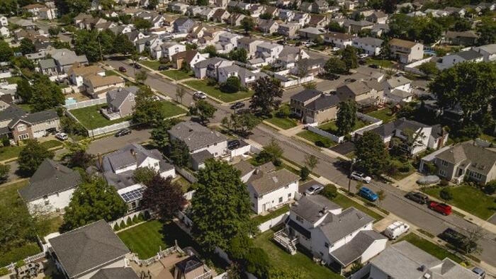 NextImg:Inflation Check: Doctors Making $350,000 Per Year Can't Find Homes In Long Island As Prices Surge 50%