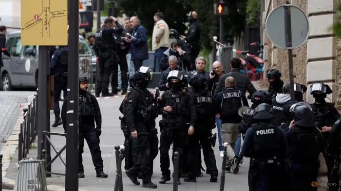 NextImg:Police Surround Iran Consulate In Paris Where Man Threatens To Blow Himself Up