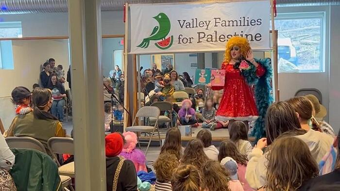 NextImg:Watch: Drag Queen Makes Tiny Kids Chant "Free Palestine"