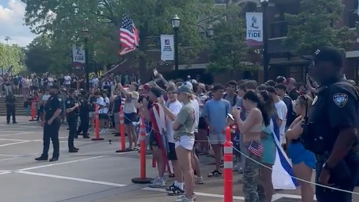 'Unity': Pro-Israel And Pro-Palestine Supporters Chant "F**k Joe Biden" In Solidarity As Democrats In 'Panic Mode' 