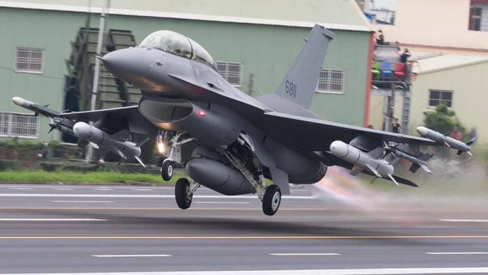 NextImg:Singapore Air Force Says F-16 Fighter Jet Crashed At Air Base 