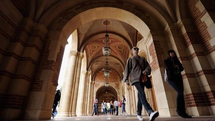 NextImg:Assembly Passes Measure Allowing Illegal Immigrant Students To Work At California Colleges And Universities