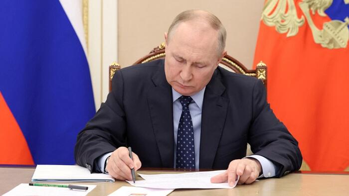 NextImg:Putin Decree Allows Seizure Of US Property & Assets If Russian Funds Taken By West