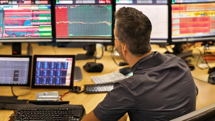 NextImg:Futures Slide As Bond Yields Spike To 3 Week High