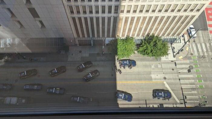 Police Draw Guns Outside Seattle FBI Office After Armed Woman Reportedly Threatens Suicide - Vimarsana News