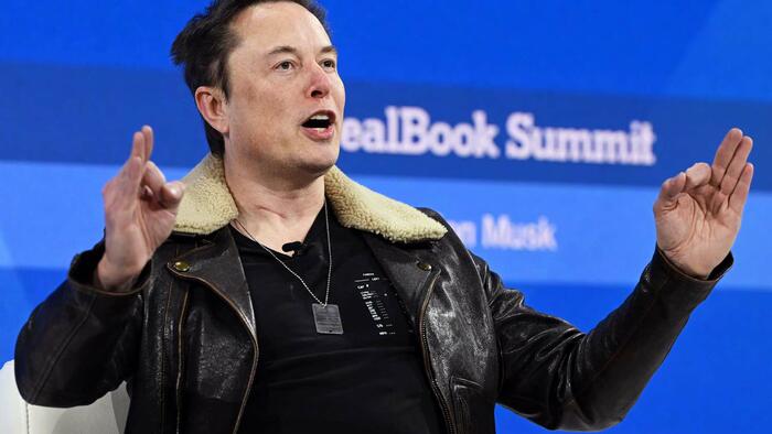 NextImg:Elon Slams Apple's Farcical "AI" Launch, Says Will Ban Tim Cook's "Creepy Spyware" Devices If They Integrate OpenAI