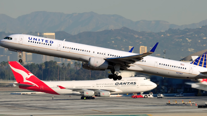 NextImg:"What The Heck?!": United Airlines Boeing 757 Loses Wheel After LAX Takeoff