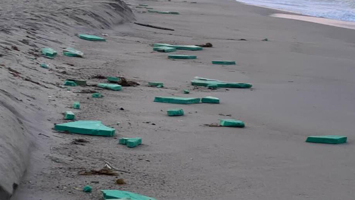 NextImg:Nantucket Beaches Closed After Wind Turbine Blade Fail Scatters "Fiberglass Shards"