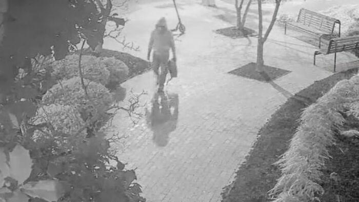 NextImg:FBI Identified 'Person Of Interest' In Capitol Pipe Bomb Case By Jan. 10, 2021