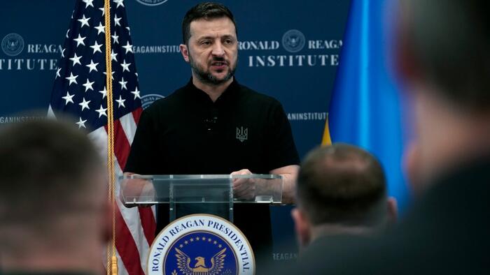NextImg:Zelensky Admits: Can 'Never' Get Enough Weapons From West