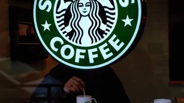 NextImg:Chipotle Shares Tank After Starbucks Steals Their CEO Amid Activist Pressure
