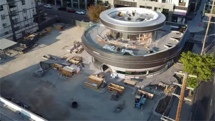 NextImg:Tesla's 1950s-Style Drive-In Supercharger In Hollywood Takes Shape