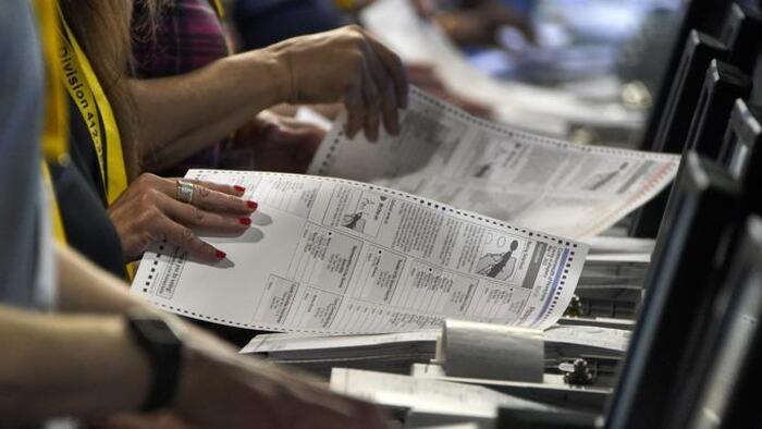 NextImg:As Dems Decry AI Over Ballot-Deadline 'Misinfo', 3 Key Battlegrounds May Still Omit Kamala