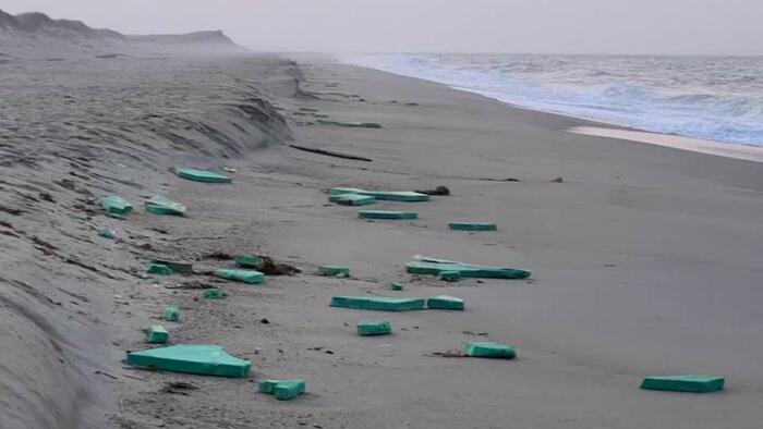 NextImg:"Experiment Gets An F-Minus": Nantucket Residents Fume Over Broken Wind Turbine Blade Polluting Beaches