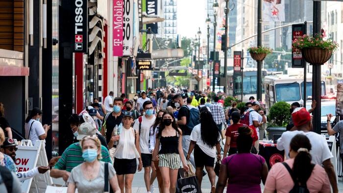 NextImg:Americans Now Need $2.5 Million To Be Considered Wealthy: Charles Schwab Survey