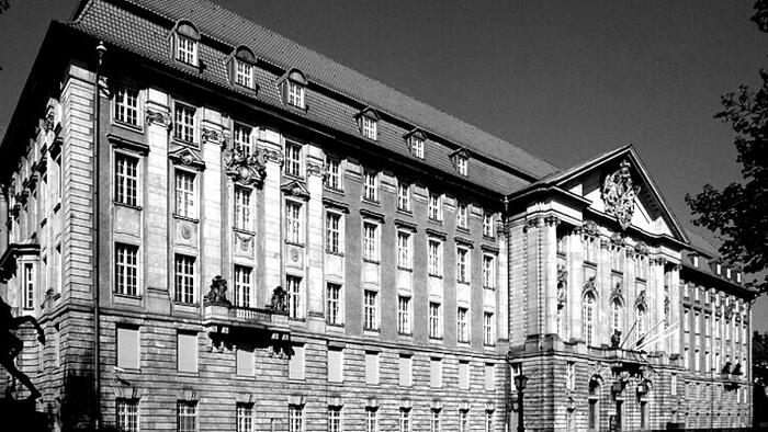 NextImg:'Criminalization Of Dissent' Delayed: German Authorities Postpone CJ Hopkins 'Swastika Tweet' Re-Trial At Last Minute