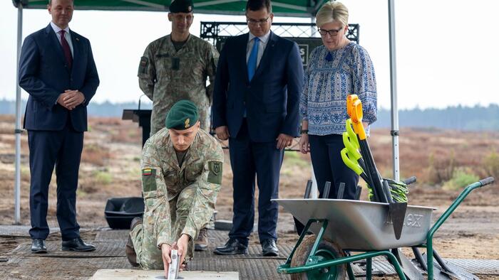 NextImg:Lithuania Constructs New Base To House German Soldiers To 'Deter Russia'