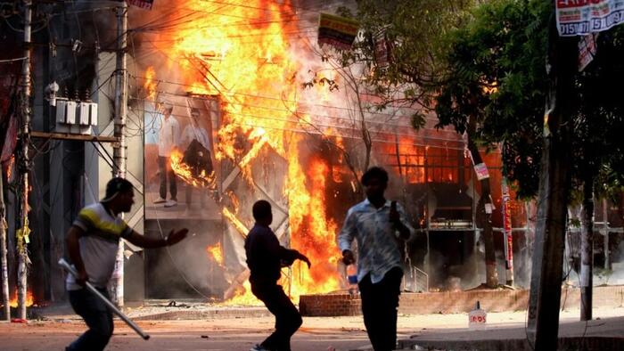 NextImg:Bangladesh Leader Flees Country In Helicopter As Protesters Storm Parliament