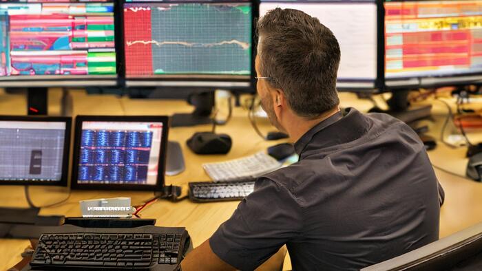 NextImg:Futures Trim Gains After Dismal Outlook From Home Depot