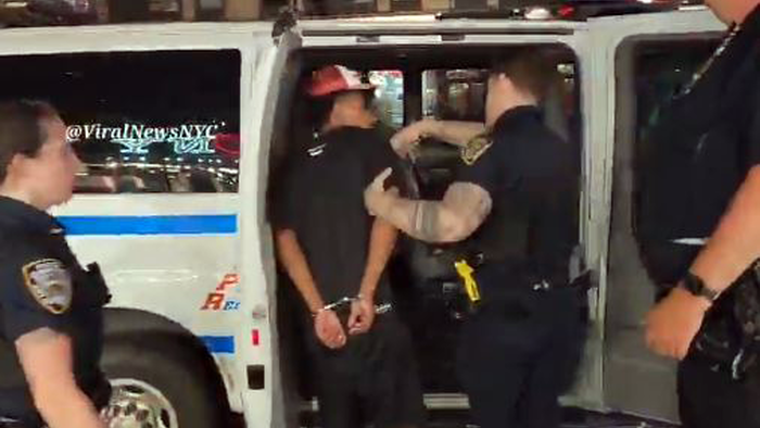 NextImg:75% Of Midtown NYC Arrests Are Illegals; Veteran Prosecutor Blames "Pathetic" Sanctuary City Laws