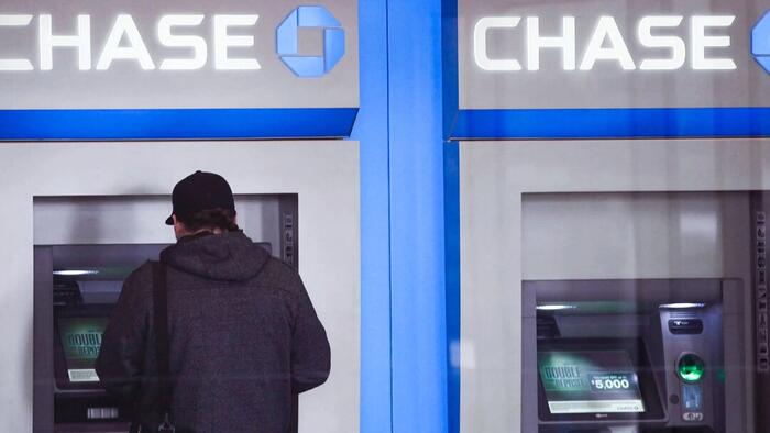 NextImg:Chase Bank Issues Fraud Warning After ATM Glitch Videos Spread Online