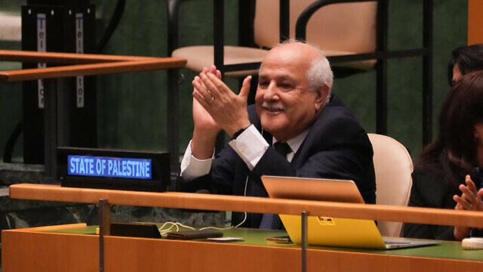 NextImg:UN General Assembly Passes Resolution Demanding Israel Pull Out Of Palestinian Areas Within 12 Months