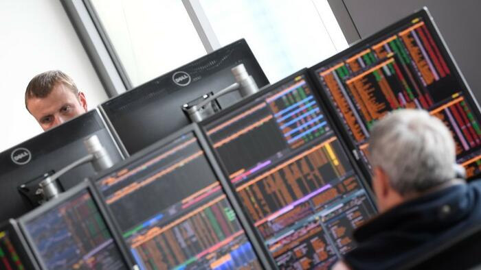 NextImg:Futures Slide Ahead Of Critical Jobs Report