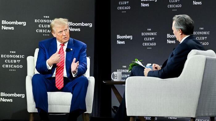 NextImg:Trump Destroys Bloomberg Editor-In-Chief, Receives Standing Ovation In Chicago