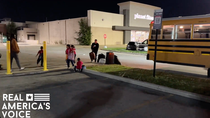 NextImg:Industrial-Size Staffing Firms Reportedly Support Biden-Harris' Mysterious Nationwide Migrant Network