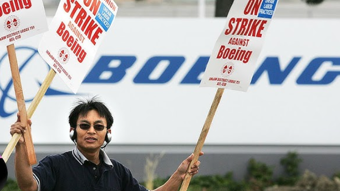 NextImg:Boeing Union Fight Hits Turbulence, Files Unfair Labor Practice