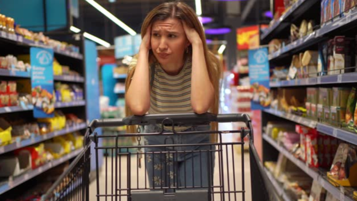 NextImg:Goldman Finds "Trade-Down Phenomenon" Strikes Rich & Poor Consumers 