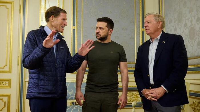 US Politicians Pressure Ukraine to Lower Draft Age