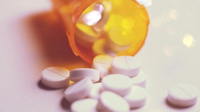 NextImg:Schizophrenia Drug Linked To Pneumonia, Gut Disorders In 25-Year Follow-Up Study