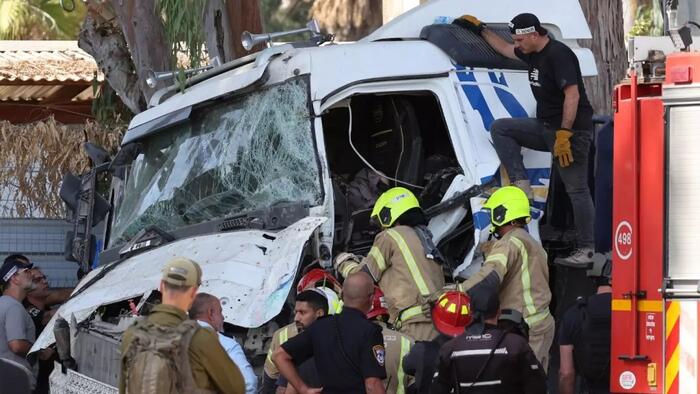 NextImg:One Dead, 35 Injured In Suspected Terror Truck-Ramming Near Mossad Headquarters
