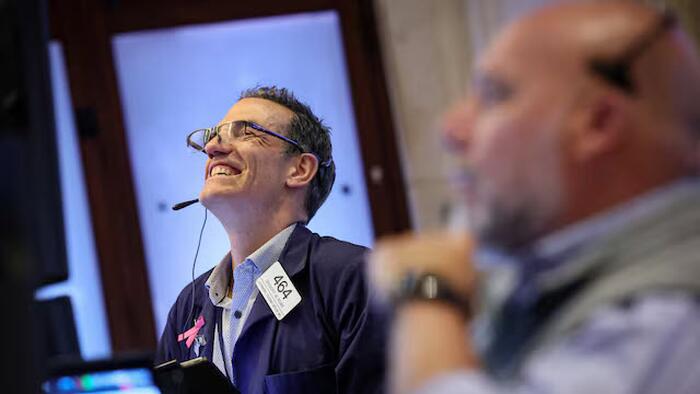 NextImg:Futures Rise As Netflix Surge Sends Tech Higher; Gold At Record