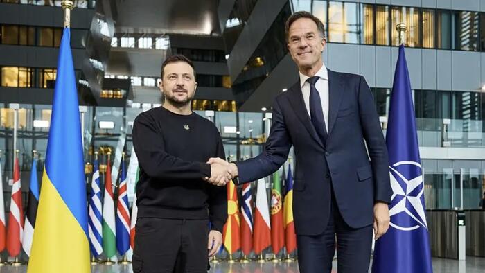 NextImg:NATO Membership Or Nuclear Weapons: Zelensky Stuns Allies With Demand