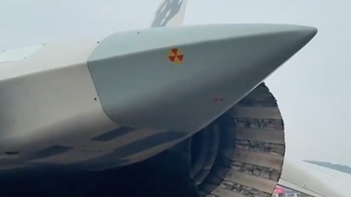 NextImg:"Lots Of Screws": Netizens Take Aim At Russian Stealth Jet Featured At Chinese Airshow