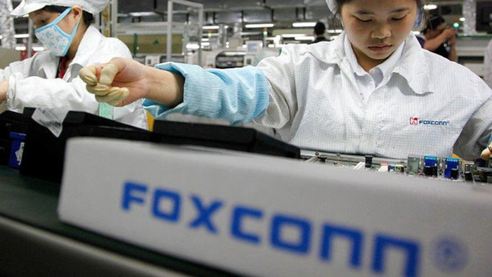NextImg:Foxconn Sales Growth Slows Amid Underwhelming AI-Enabled iPhone Upgrade Supercycle
