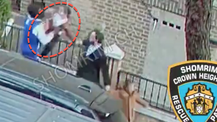NextImg:"Shocking Video": Masked Man Attempts To Snatch Jewish Child From Father In Brooklyn