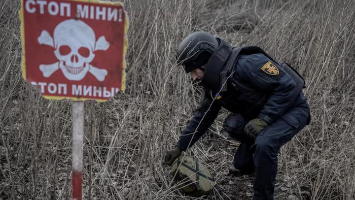 NextImg:Violating His Own Policy, Biden OKs Antipersonnel Mines For Ukraine