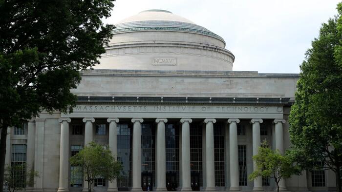 NextImg:MIT To Waive Tuition For New, Eligible Students