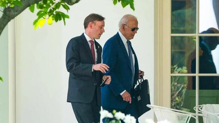 NextImg:Biden To Lobby Trump To Not Cut Support For Ukraine