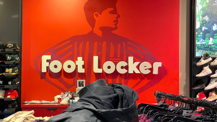NextImg:Foot Locker Plunges On "Softened" Sneaker Demand