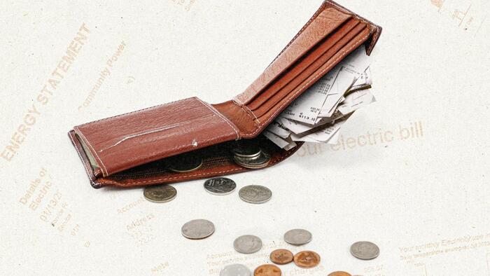 NextImg:Why More Middle Income Americans Are Struggling to Save Money