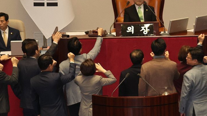 NextImg:South Korean Parliament Impeaches Acting President Han Duck-Soo Amid Escalating Political Crisis
