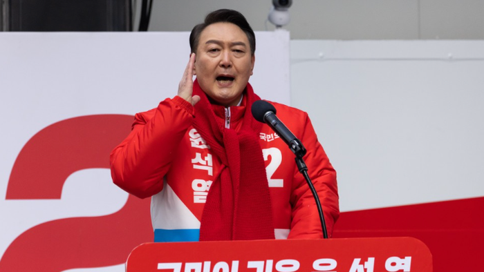 NextImg:South Korean Court Issues Arrest Warrant For Impeached President Over Martial Law Crisis