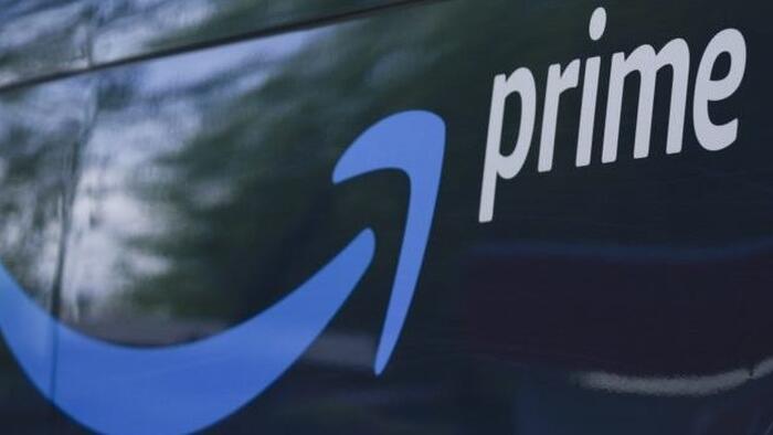 NextImg:Amazon Slammed For Editing Classic Christmas Movie