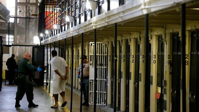 NextImg:Trump Vows To Expand Death Penalty After Biden Commutes 37 Federal Death Row Sentences